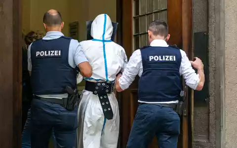 Der mutmaßliche Täter wurde einer Haftrichterin vorgeführt.  - Foto: Armin Weigel/dpa