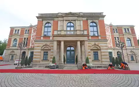 Die Bayreuther Festspiele werden 150 Jahre alt. - Foto: Karl-Josef Hildenbrand/dpa