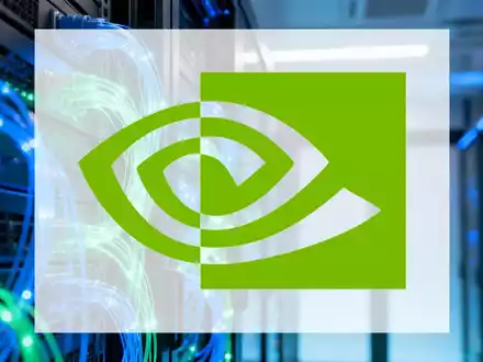 Abstrakte Darstellung moderner KI-Infrastruktur und Server-Technologie in einem professionellen Rechenzentrum. - Foto: über boerse-global.de