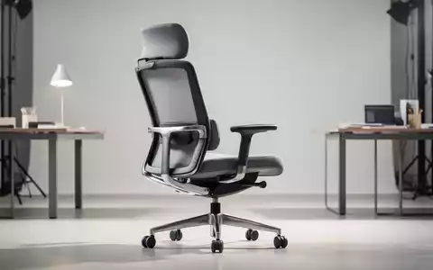 Moderner ergonomischer Bürostuhl in einem hellen, minimalistischen Arbeitszimmer. - Foto: über boerse-global.de