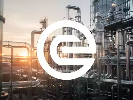 Moderne Industrieanlage bei Sonnenaufgang als Symbol für die chemische Industrie - Foto: über boerse-global.de