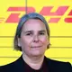DHL-Vorstandsmitglied Nicola Hagleitner möchte schwere Pakete nur noch von zwei Leuten zustellen lassen. (Archivbild) - Bild: Wolf von Dewitz/dpa