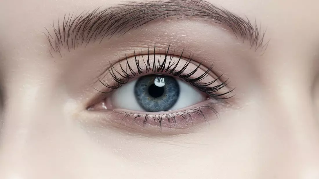 Wimpernseren: Ärzte warnen vor irreversiblen Augenschäden durch Wirkstoffe