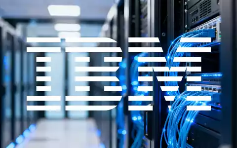 Moderne Serverräume und Glasfaserkabel in einer technologischen IT-Infrastruktur. - Foto: über boerse-global.de