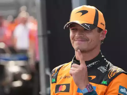 Lando Norris durchbricht die Mercedes-Dominanz. - Foto: Darko Vojinovic/AP/dpa