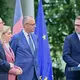 Noch ist offen, wie es mit der Regierungsumbildung weitergeht.  - Bild: Sebastian Gollnow/dpa