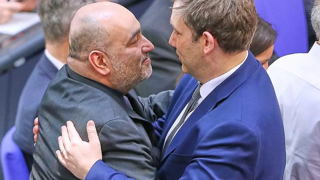 Insa: Grüne jetzt deutlich vor SPD - AfD bleibt stärkste Kraft