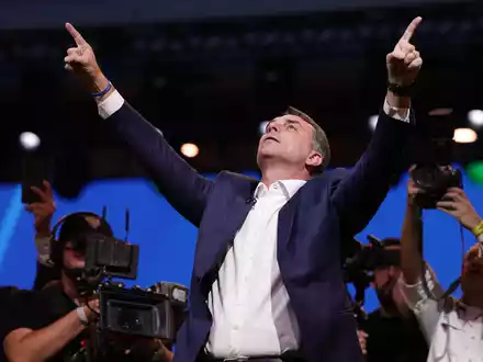 Die Familie Bolsonaro unterhält enge politische Beziehungen zu US-Präsident Donald Trump. - Foto: Ettore Chiereguini/AP/dpa