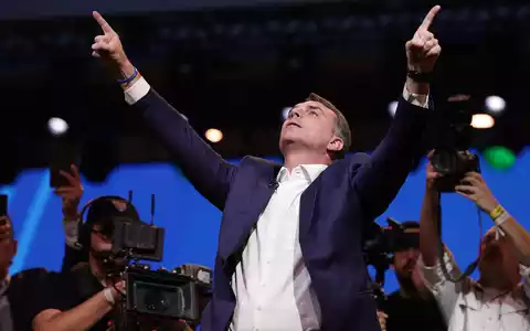 Die Familie Bolsonaro unterhält enge politische Beziehungen zu US-Präsident Donald Trump. - Foto: Ettore Chiereguini/AP/dpa