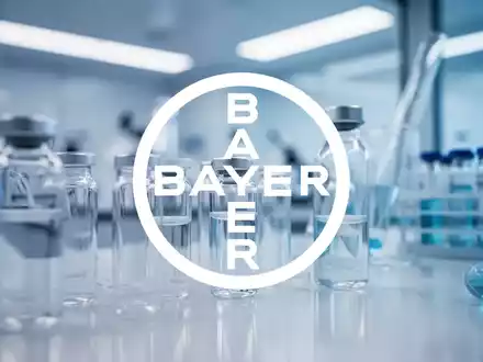 Abstrakte Darstellung eines modernen pharmazeutischen Labors mit Fokus auf wissenschaftliche Präzision und Strategie. - Foto: über boerse-global.de