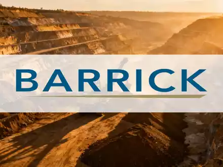 Moderne Tagebau-Mine bei Sonnenaufgang mit weiten Erdschichten und industrieller Ästhetik. - Foto: über boerse-global.de