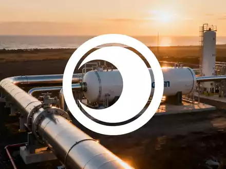 Moderne Wasserstoff-Infrastruktur und Leitungen in einer Küstenlandschaft bei Sonnenuntergang. - Foto: über boerse-global.de