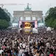 Der CSD wurde abgebrochen. - Bild: Fabian Sommer/dpa
