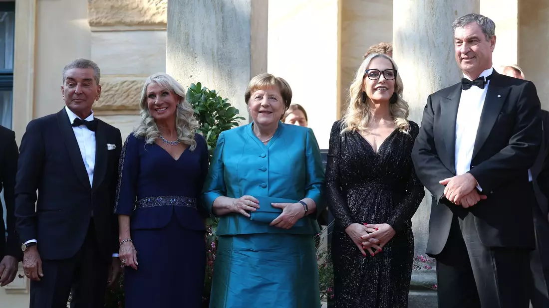Die Politik spricht mit bei den Bayreuther Festspielen. - Bild: Karl-Josef Hildenbrand/dpa