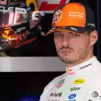 Die Laune von Max Verstappen ist mal wieder im Keller. - Foto: Darko Bandic/AP/dpa