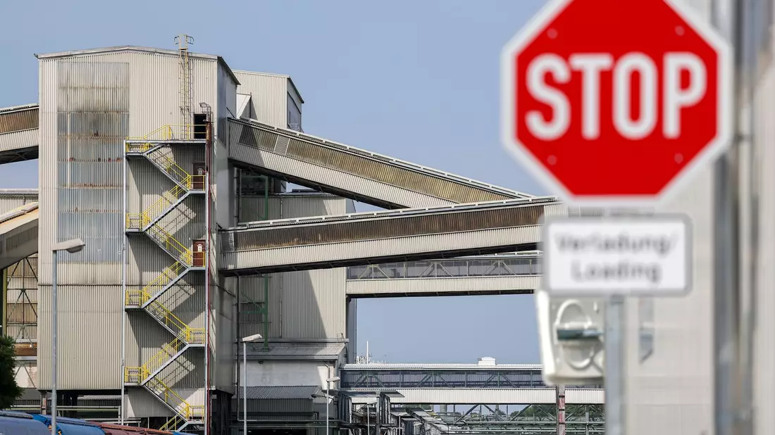 Einige ostdeutsche Chemieunternehmen erwägen, ihre Investitionen in Deutschland zurückzufahren. (Archivbild)  - Bild: Jan Woitas/dpa
