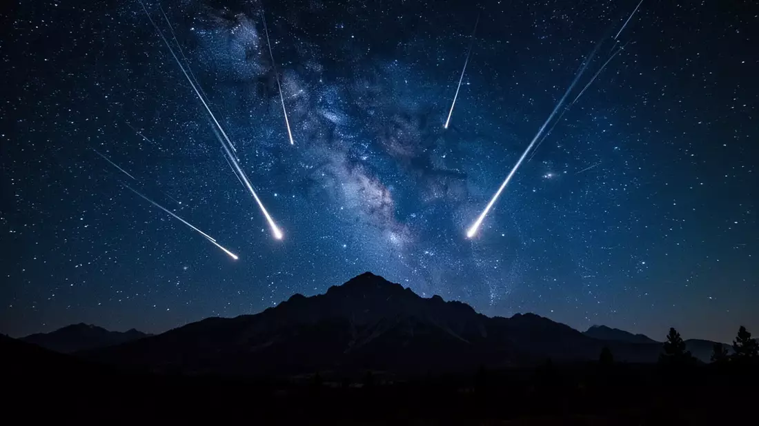 Perseiden 2026: Sternschnuppen und Sonnenfinsternis im August