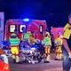 Rettungskräfte versorgten die Verletzten.  - Bild: Andreas Rabenstein/dpa