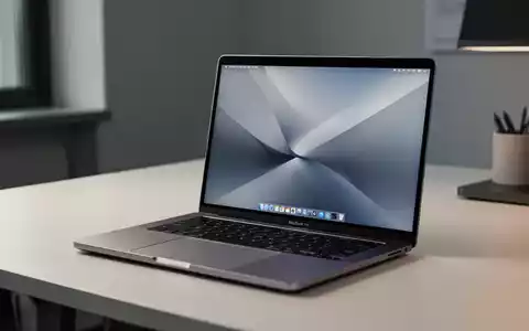 Modernes MacBook Pro auf einem minimalistischen Schreibtisch als Symbol für den Übergang zu Apple Silicon in macOS 27. - Foto: über boerse-global.de