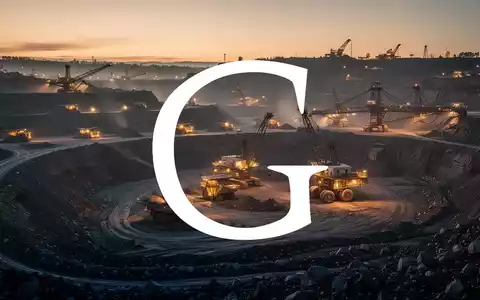 Moderne Tagebau-Mine bei Dämmerung, die die industrielle Rohstoffgewinnung symbolisiert. - Foto: über boerse-global.de