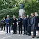 Friedman und Wagner besichtigten die Ausstellung «Verstummte Stimmen».  - Bild: Daniel Löb/dpa