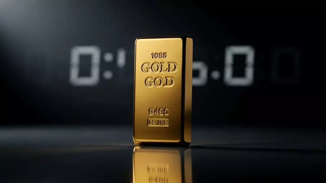Gold at $4,055: Central Bank Buying vs. Fed Rate Hike Pressure