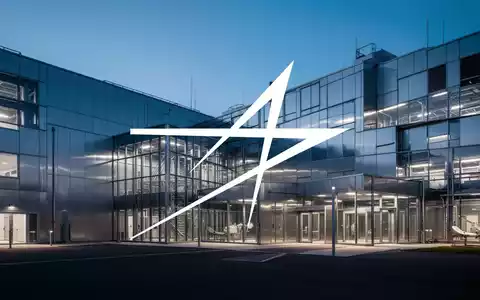 Moderne Luft- und Raumfahrtanlage bei Dämmerung als Symbol für europäische Verteidigungsinvestitionen. - Foto: über boerse-global.de