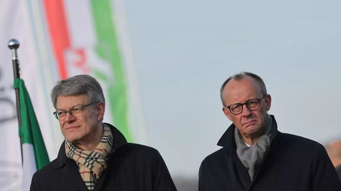 Verkehrsminister Schnieder will um Entlassung bitten. (Archivfoto) - Bild: Rolf Vennenbernd/dpa