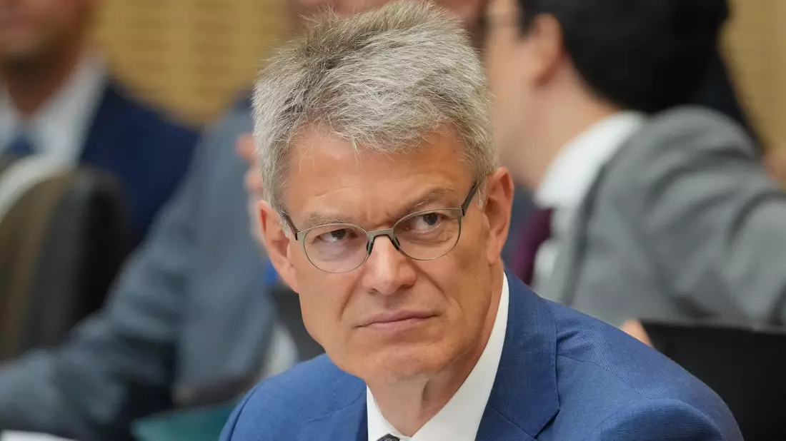 Schnieder will nicht auf die Entlassung durch den Kanzler warten. (Archivfoto) - Bild: Soeren Stache/dpa