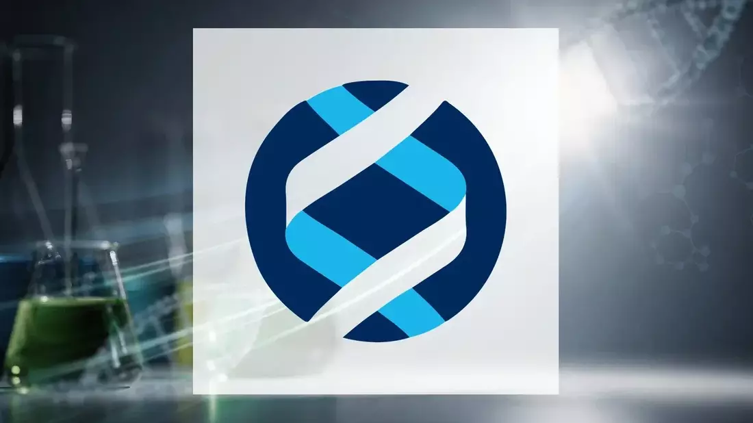 Outlook Therapeutics Wins FDA Approval for LYTENAVA After Decade of Rejections