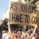 In den vergangenen Jahren hat es auf Mallorca bereits mehrere Demos gegen Massentourismus gegeben. (Archivbild) - Bild: Clara Margais/dpa