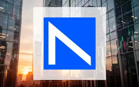 Moderne Glasfassade eines Bürogebäudes bei Sonnenuntergang als Symbol für Finanzmärkte und Investitionen - Foto: über boerse-global.de