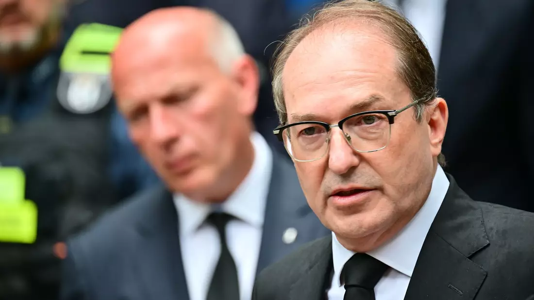 Allein auf Deradikalisierung zu setzen, «wäre sicherlich naiv», sagt Innenminister Dobrindt. - Bild: Sebastian Gollnow/dpa
