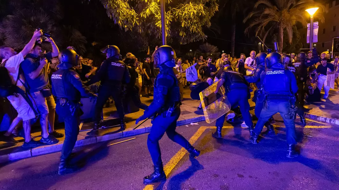 Nach Angaben der Organisatoren nahmen 70.000 am Protest teil.  - Bild: Tomàs Moyà/EUROPA PRESS/dpa