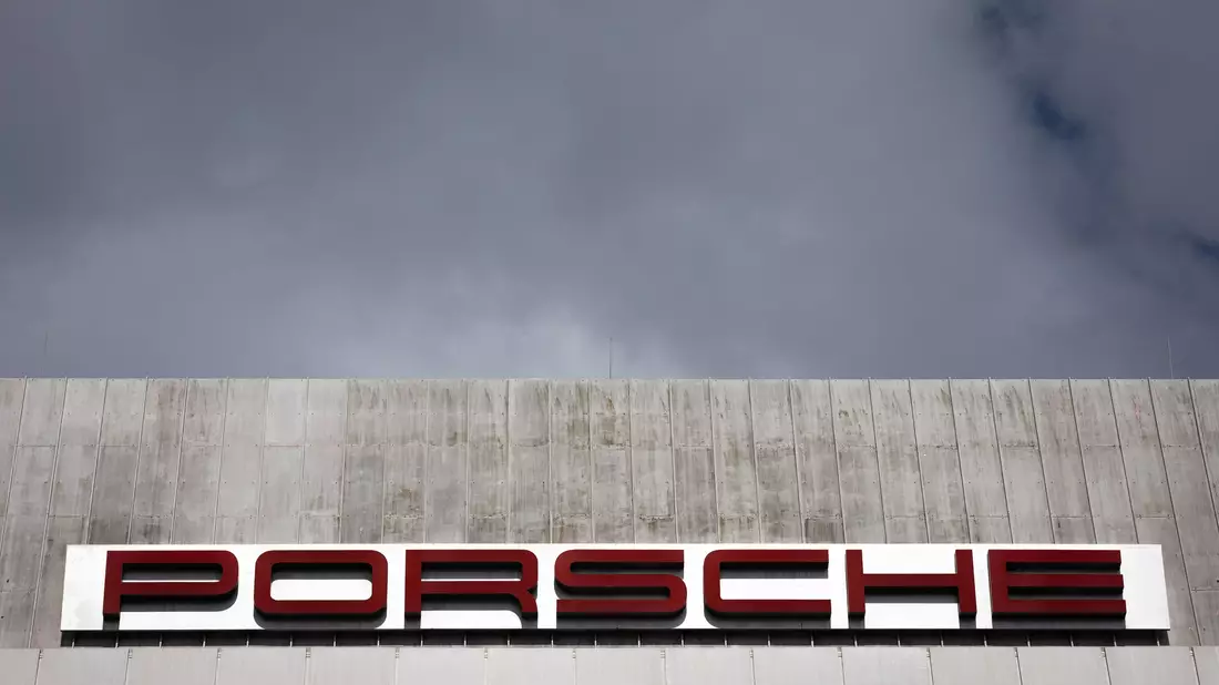 Bei Porsche läuft es gerade alles andere als rund. - Bild: Christoph Schmidt/dpa