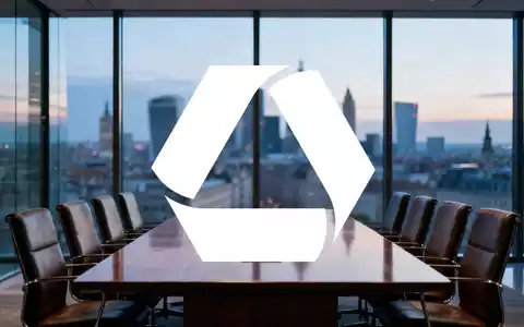 Moderner Konferenzraum in einem Finanzviertel mit Blick auf eine Skyline bei Dämmerung. - Foto: über boerse-global.de