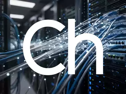 Abstrakte Darstellung von Glasfaserkabeln und Datentechnologie in einem modernen Rechenzentrum. - Foto: über boerse-global.de