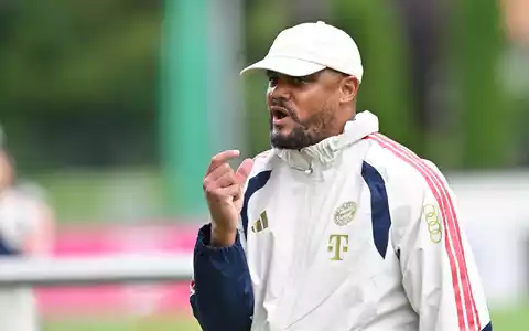 Trainer Vincent Kompany muss sich noch gedulden, bis sein Team komplett ist.  - Foto: Peter Kneffel/dpa