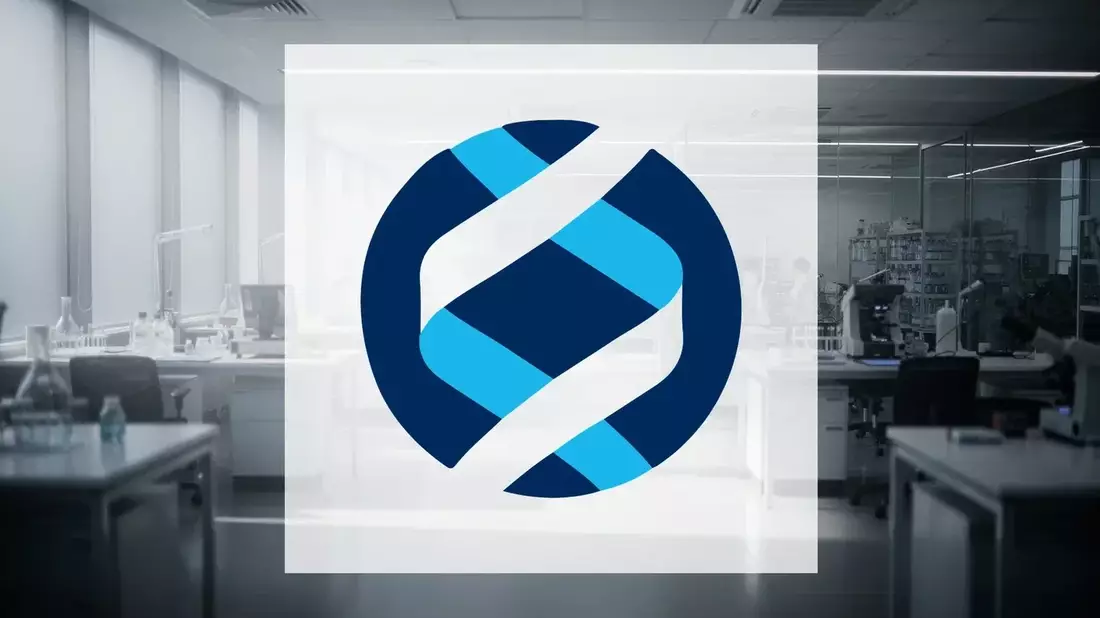 FDA Approves Outlook Therapeutics' LYTENAVA for Wet AMD, Stock Rises 6.44%
