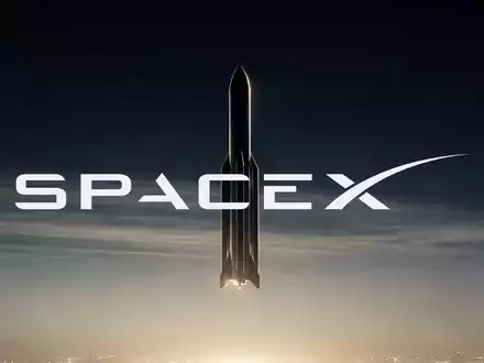 Abstrakte Darstellung einer Rakete im abendlichen Himmel als Symbol für die Luft- und Raumfahrtbranche - Foto: über boerse-global.de