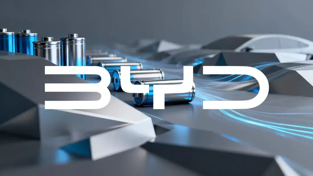 BYD Da Han Luxury EV Debuts at Chengdu Motor Show as Dividend Payout Nears