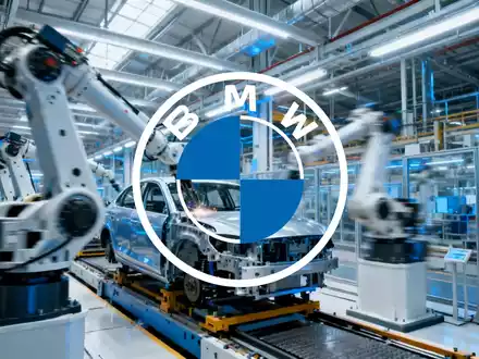 Moderne, hochtechnologische Produktionshalle einer Automobilfabrik mit Fokus auf Präzisionstechnik und Innovation. - Foto: über boerse-global.de