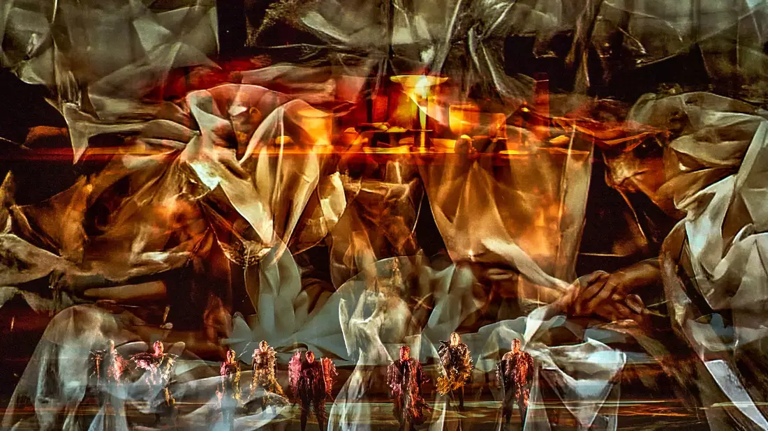 Die Sänger verschwinden hinter den KI-generierten Projektionen. - Bild: Enrico Nawrath/Bayreuther Festspiele/dpa