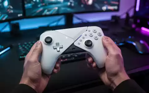 Schlankes weißes Lenovo Legion C700 Gaming-Handheld in moderner, gedimmter Gaming-Umgebung. - Foto: über boerse-global.de