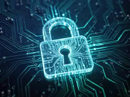 Digitales Vorhängeschloss auf einer Leiterplatte als Symbol für Cybersicherheit und den Schutz vor gefälschten Apps. - Foto: über boerse-global.de