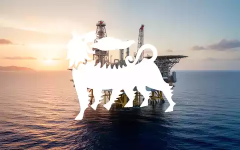 Moderne Offshore-Gasplattform im Mittelmeer bei Sonnenaufgang als Symbol für Energieprojekte. - Foto: über boerse-global.de