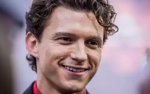 Tom Holland ist bald wieder als Spider-Man im Kino zu sehen. (Archivbild) - Foto: Christoph Soeder/dpa