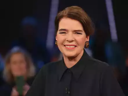 Susanne Dauber liest auch in diesem Jahr wieder die Top 10-Auswahl des «Jugendwort des Jahres». (Archivbild) - Foto: Ulrich Perrey/dpa