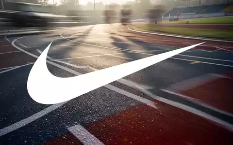 Moderne, professionelle Leichtathletik-Laufbahn bei Sonnenaufgang als Symbol für sportliche Innovation und Dynamik. - Foto: über boerse-global.de