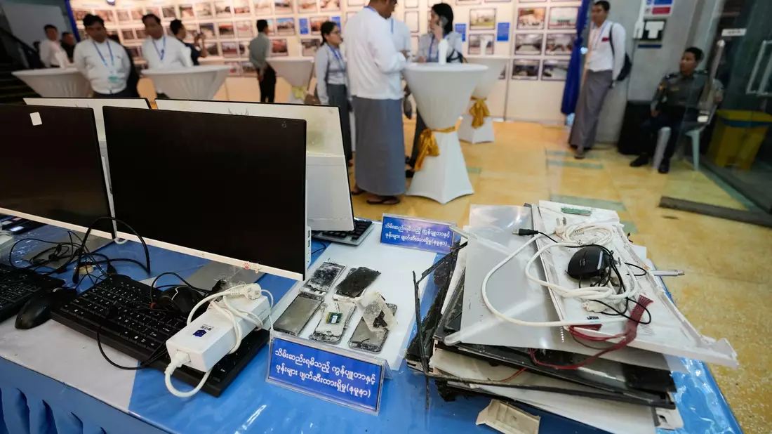 Migranten werden zu Online-Betrug gezwungen. (Archivbild) - Bild: Thein Zaw/AP/dpa